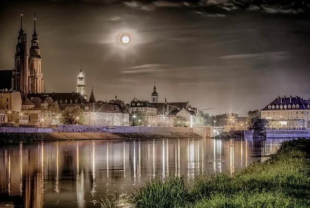 Co zjeść w Opolu? Najlepsze restauracje, które musisz odwiedzić Co zjeść w Opolu? Najlepsze restauracje, które musisz odwiedzić