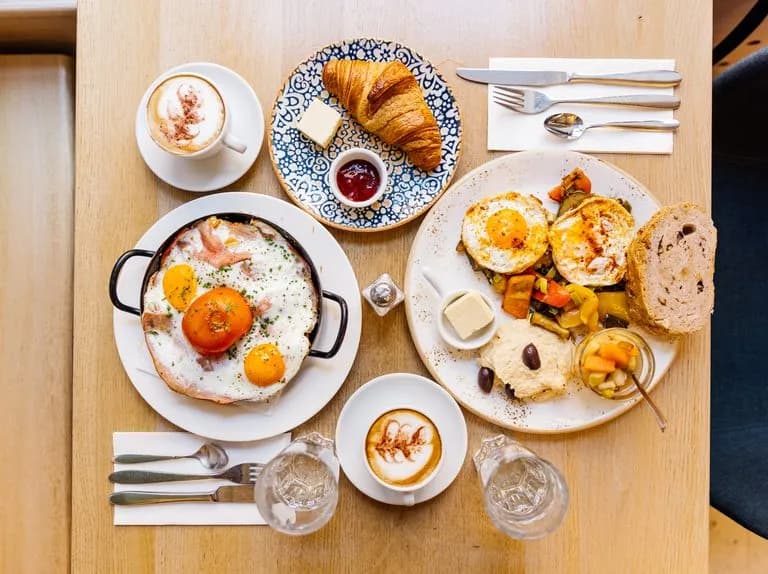 Co zjeść w Wiedniu? Odkryj smaki, które musisz spróbować Co zjeść w Wiedniu? Odkryj smaki, które musisz spróbować